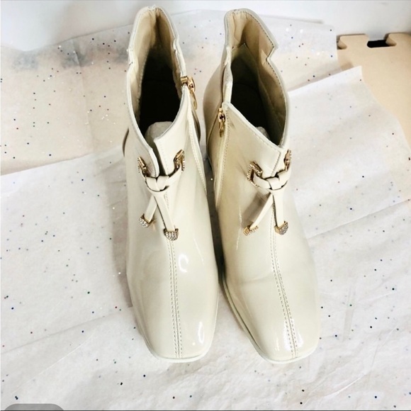 Winters here, time for boots - Picture 4 of 7